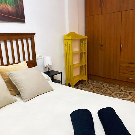 Valencia Well Located Shared Apartment Esterno foto