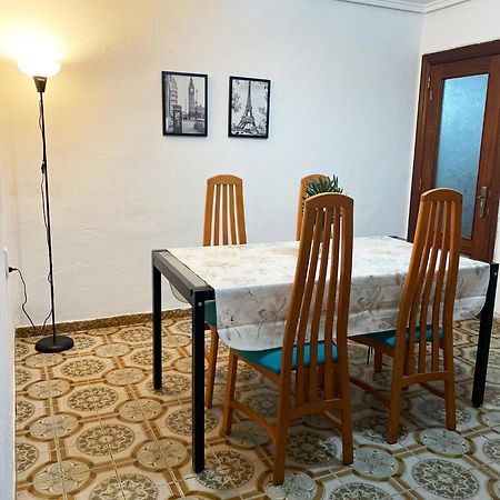 Valencia Well Located Shared Apartment Esterno foto