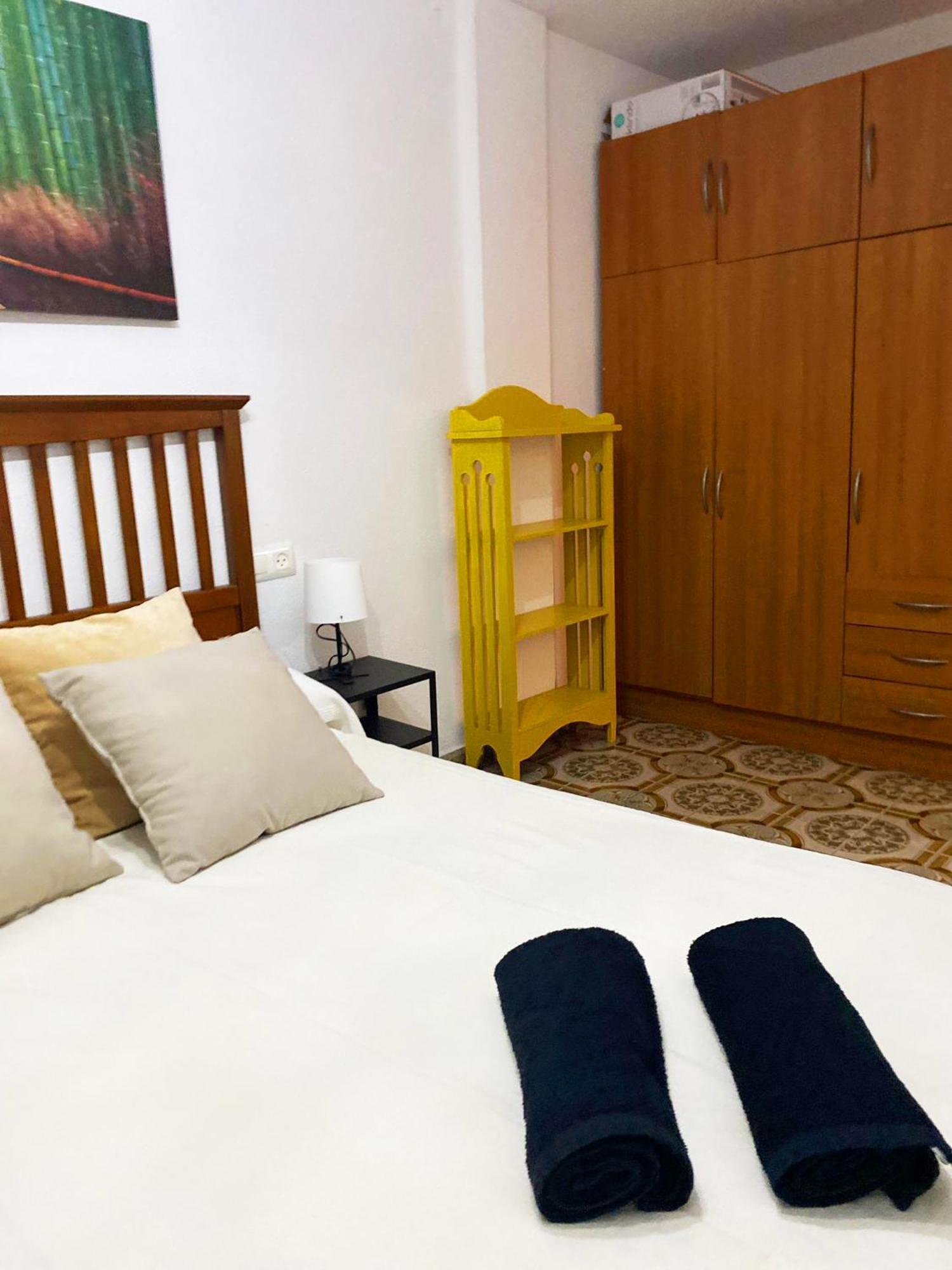 Valencia Well Located Shared Apartment Esterno foto