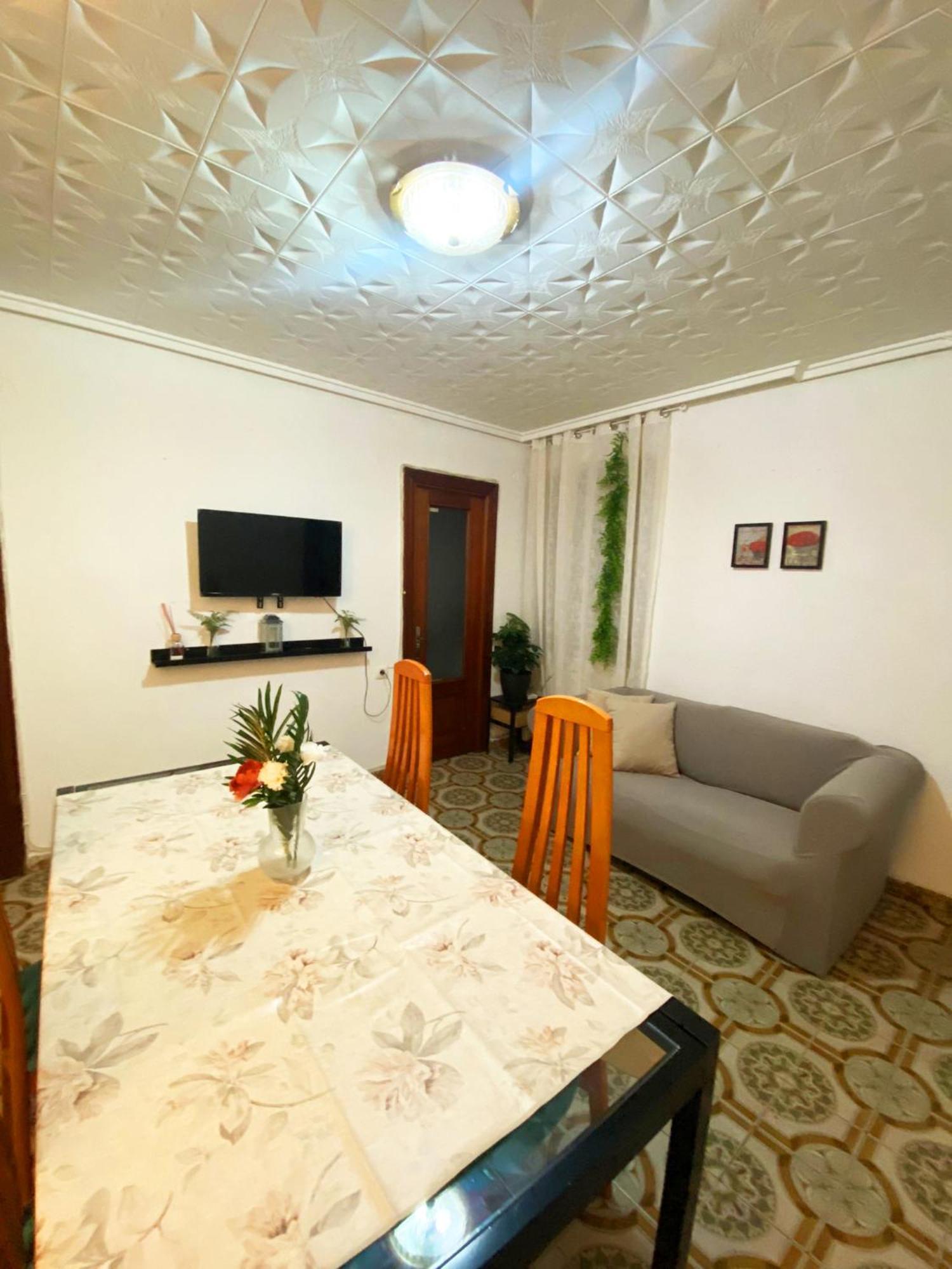 Valencia Well Located Shared Apartment Esterno foto