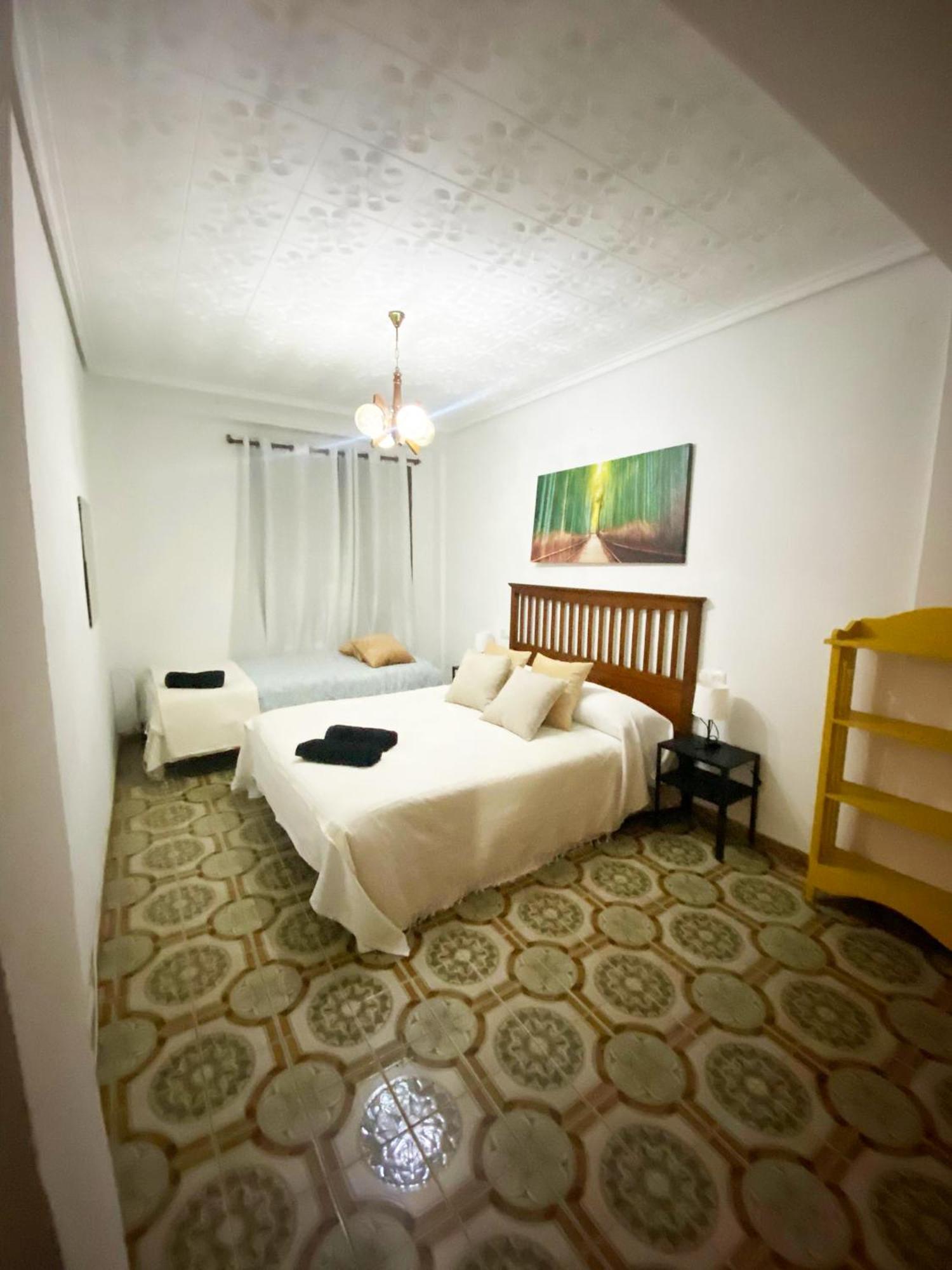 Valencia Well Located Shared Apartment Esterno foto