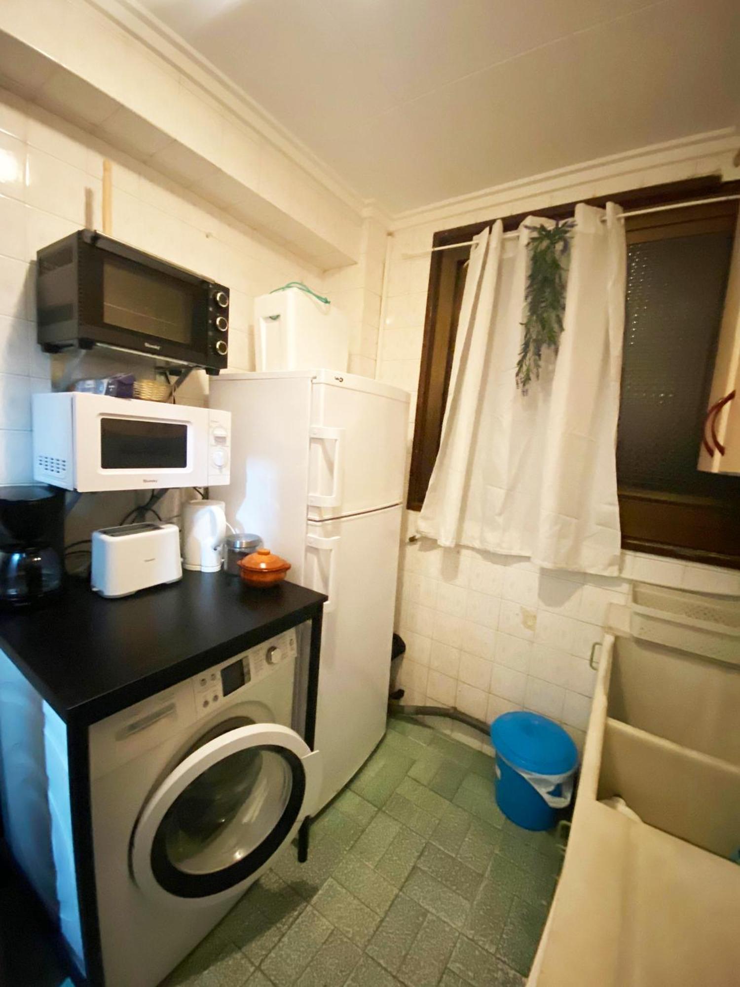 Valencia Well Located Shared Apartment Esterno foto