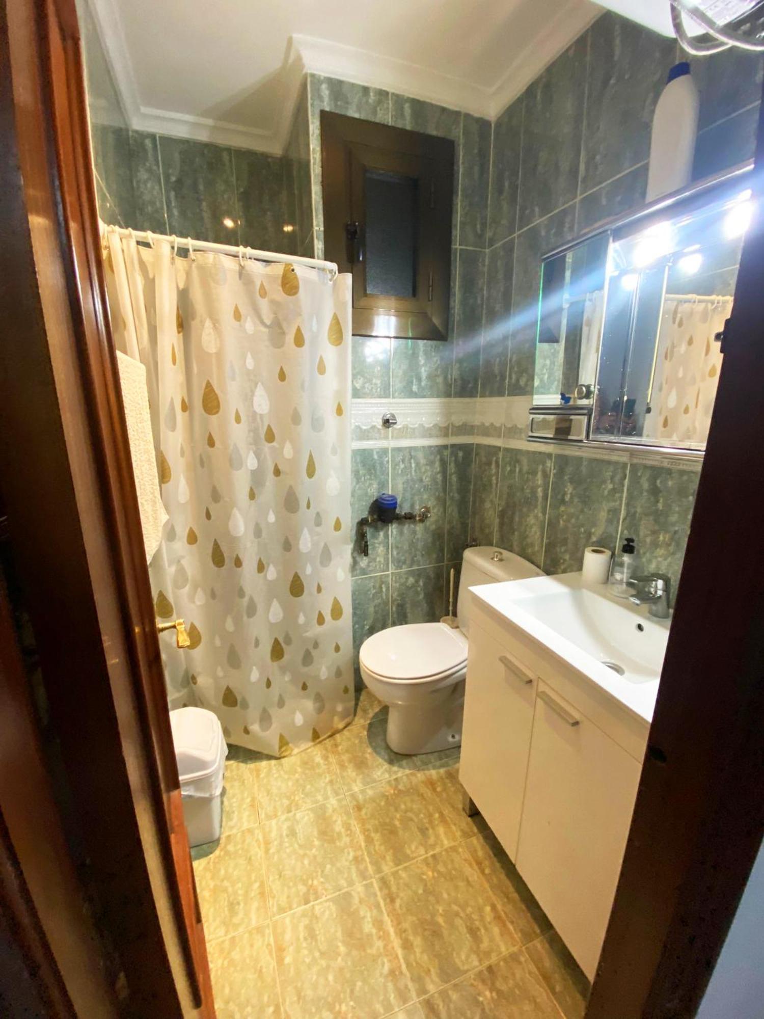Valencia Well Located Shared Apartment Esterno foto